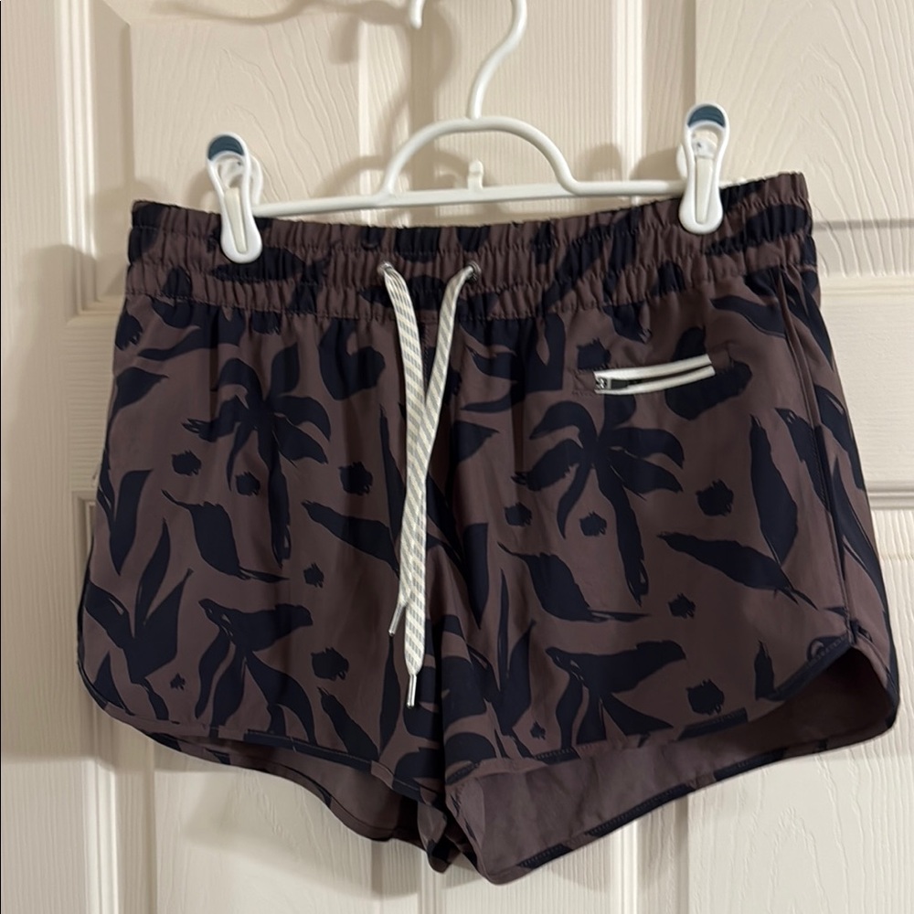 Vuori Brown and Black Athletic Shorts Quick-Drying